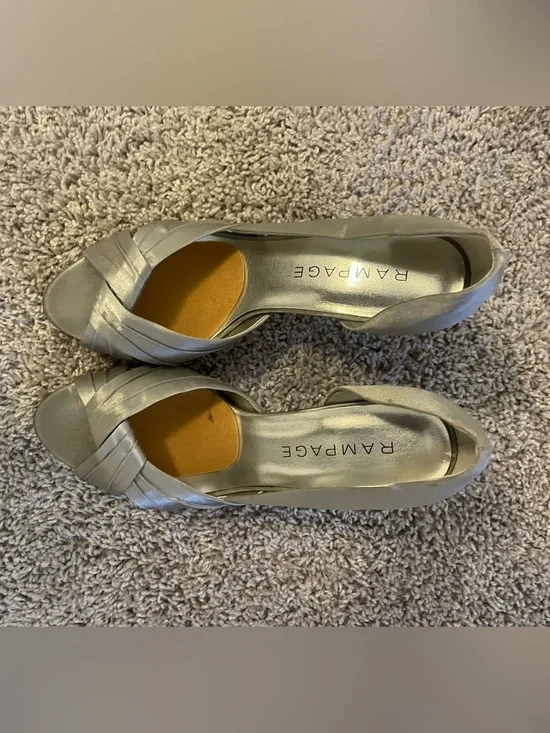 Rampage Silver Satin Pleated Open Toe Heels / Pumps