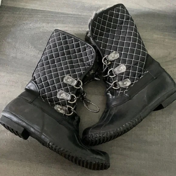 Stevies Black Faux Fur Duck Boots Girls 5