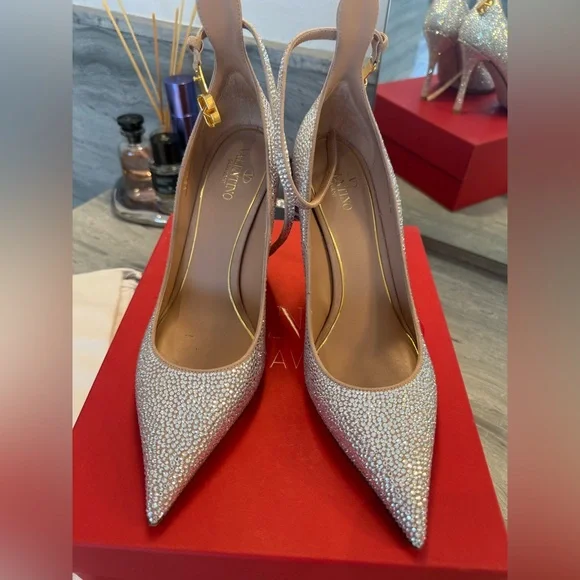 Valentino rhinestone crystal embellished pumps heels 39.5 new with box