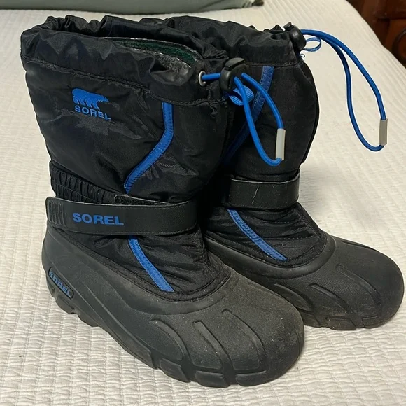 Sorel kids size 4 snow boots