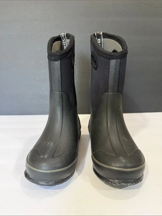 Bogs Classic high boots, sz 1 for little boy, box C