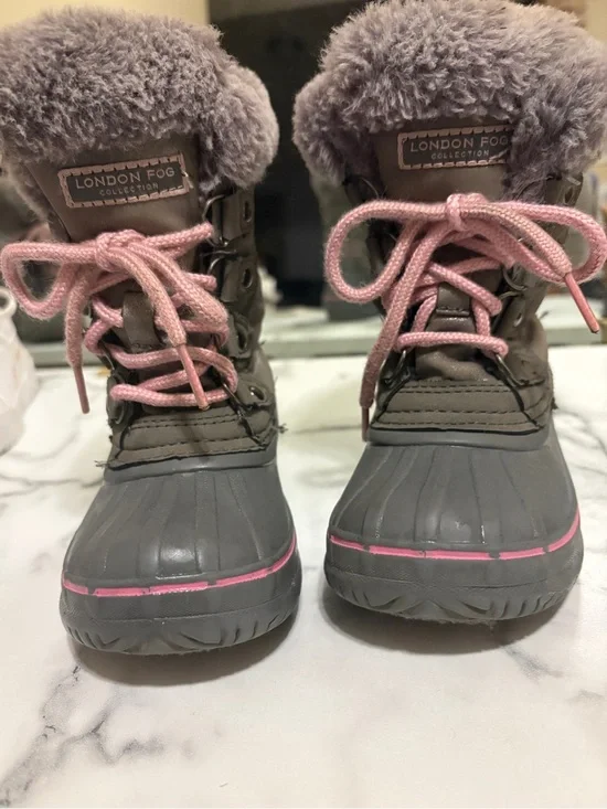 Size 9 London Fog Kids Gray Winter Boots with Pink Accents
