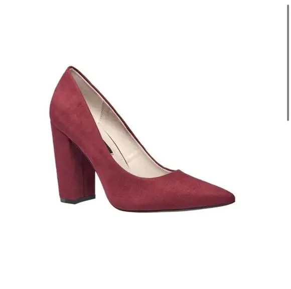 New French connection Kelsey Burgundy faux suede heels sz 6.5