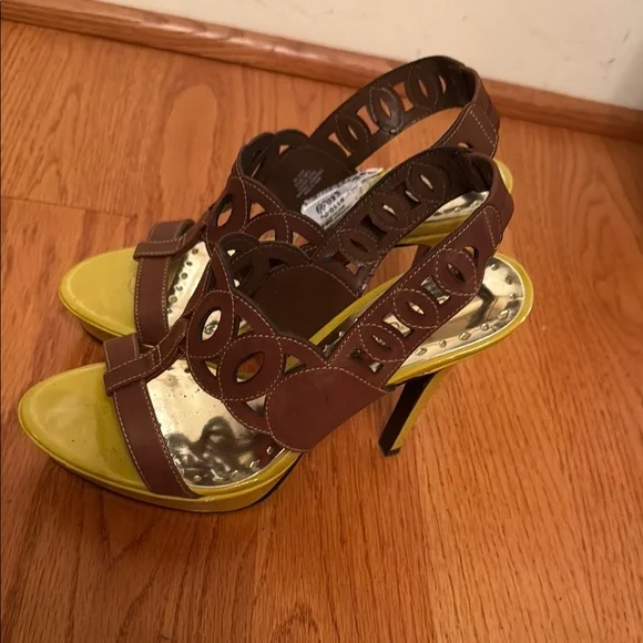 BCBGirls Brown and Yellow High Heels with Stiletto Sz 6.5‎
