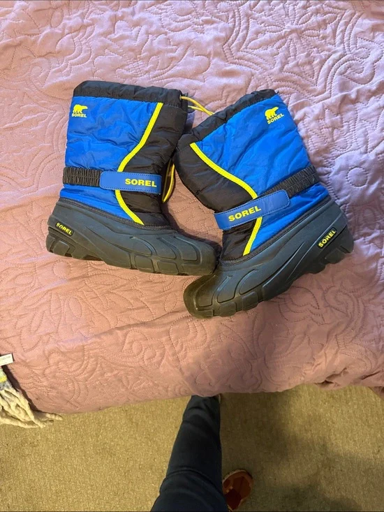 Sorel Youth Flurry Snow Boots Blue Black Yellow Size 6 Waterproof Winter