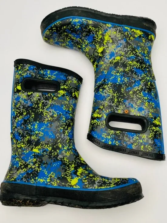 BOGS Classic Kids Rain Boot – Blue/Yellow Micro Camo (Youth Size 4 / EU 37)