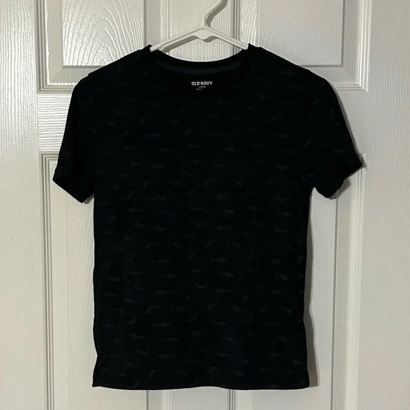 Old Navy Black Short Sleeve Tee with Sharks‎