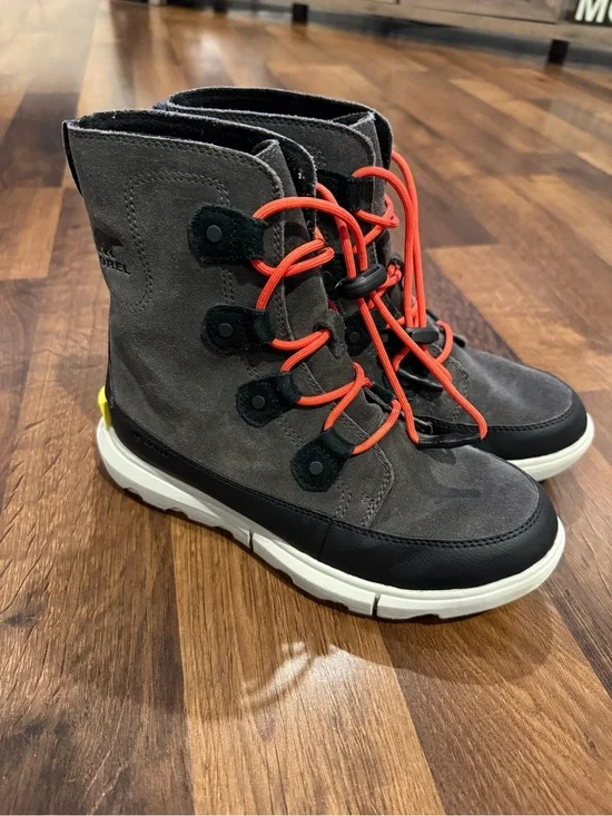 Sorel Kids Explorer Waterproof lace-up boots (size 5)