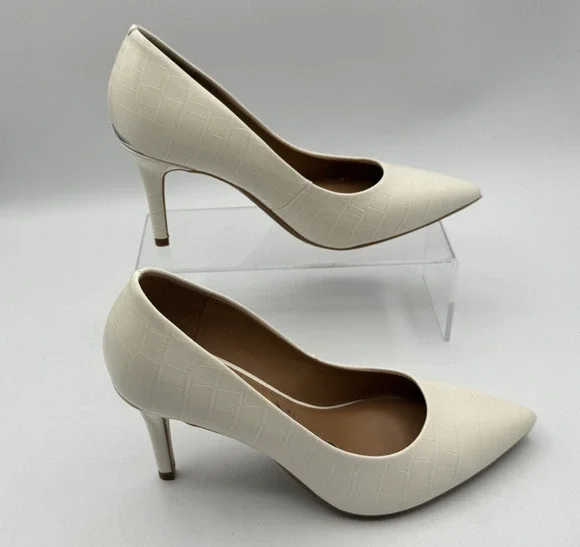 Calvin Klein Gayle Pumps White Leather Size 6.5M, SLIP-ON, Pointed Toe, NIB