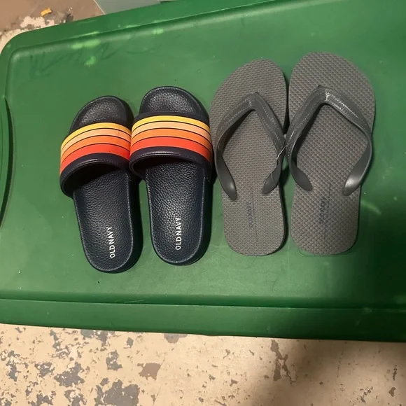 Old Navy Navy and‎ Gray Sandals Set