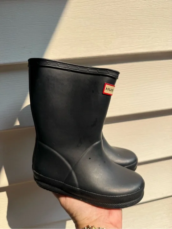 Hunter Kids Black Rubber Rain Boots with Red Logo
