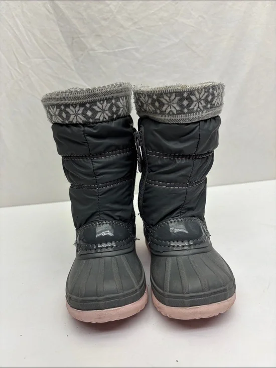 Totes winter boots, size 5 for baby, box 74