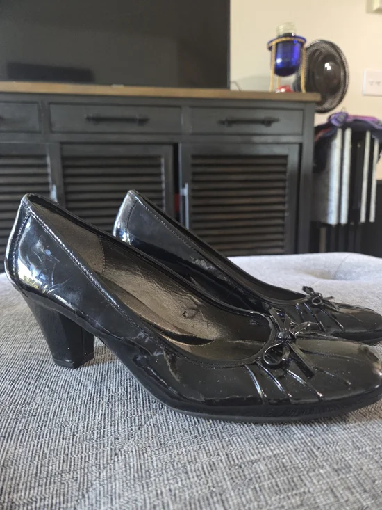 Naturalizer Womens Black Patent Mid-Heel Pumps Size 8.5