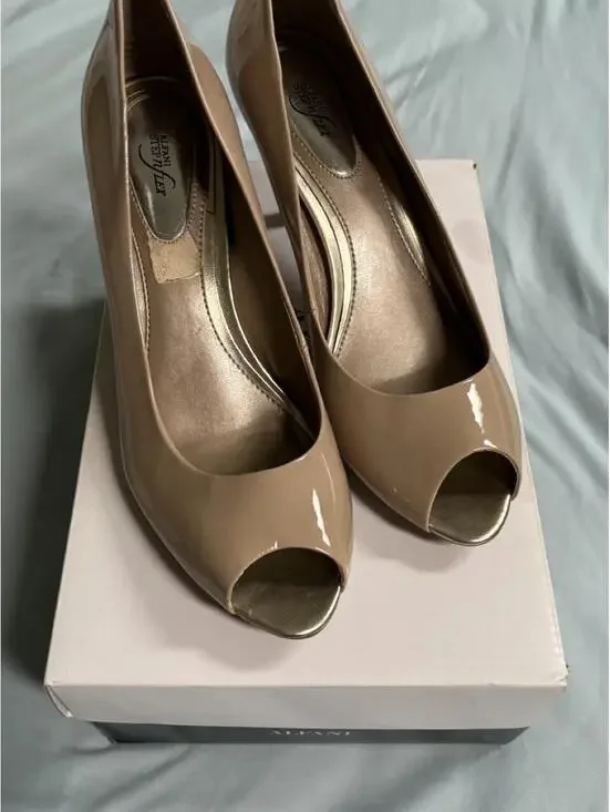 Alfani Women's Khaki Peep Toe Heels  New in Box Size 8.5