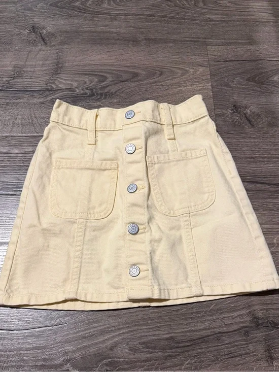 Old Navy Pale Yellow Button-Front Girls' Skirt 6/7