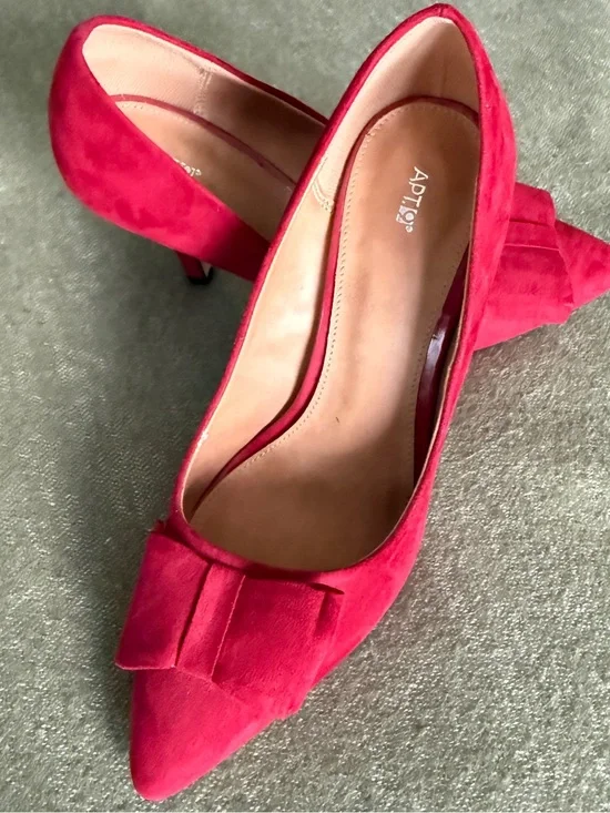 Apt. 9 Red Suede Pointed-Toe Bow Pumps 7.5
