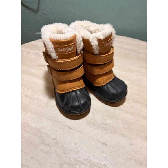 Cat & Jack Toddler Boys Tan Black Faux Fur Lined Winter Duck Boots Size 7L
