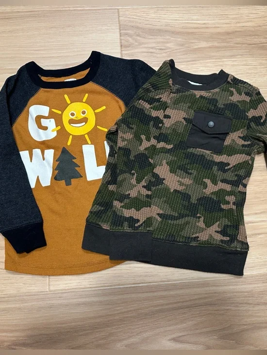 2 Old Navy Thermal Shirt Bundle