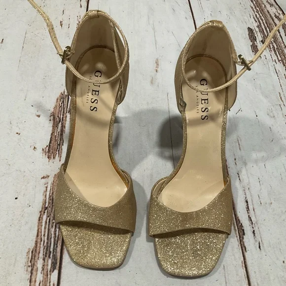 GUESS WOMENS GOLD GLITTER STILETTO HEELS‎