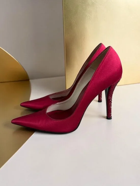 STUART WEITZMAN Ruby Red Rhinestone Embellished Satin Heels Size 7
