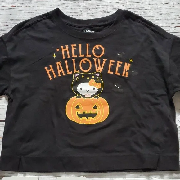 🆕️ SANRIO HELLO KITTY HALLOWEEN CROP SHIRT 🖤🧡