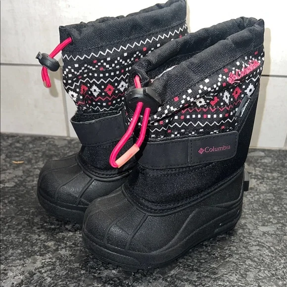 Toddler size 7 NWOT Columbia Black and Pink Snow Boots. Brand new. Waterproof