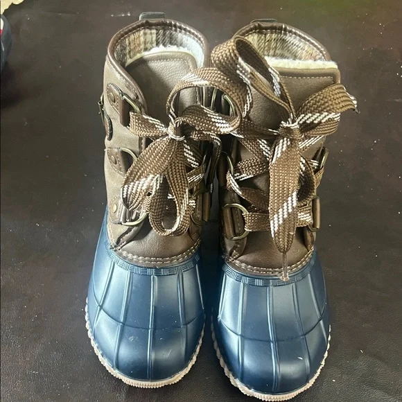 Magellan Outdoors Kids‎ Brown and Navy Boots