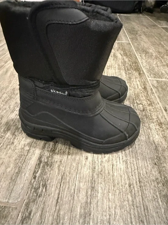 Skadoo Toddler Black Insulated Waterproof Winter Boots - size 6