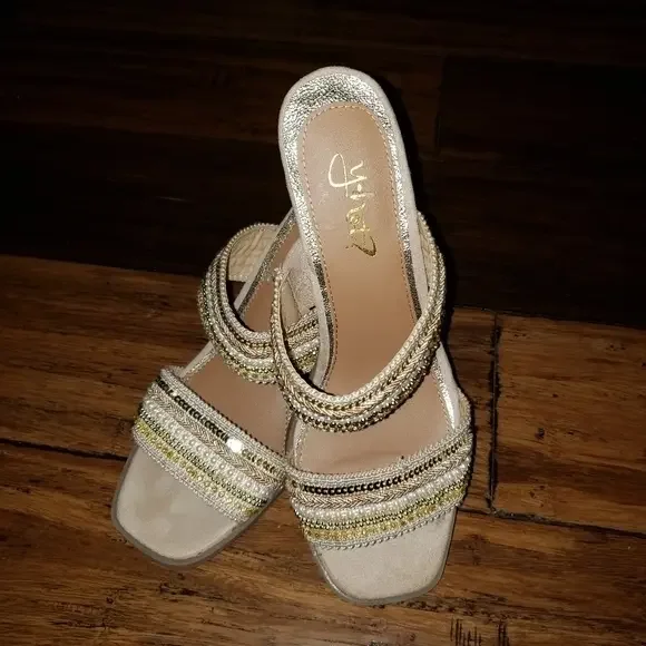 Y‎ Not sequins beaded Lucas 9m heels