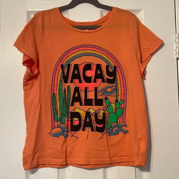 💜4/$10💜 Old Navy Vacay All Day Graphic Tee