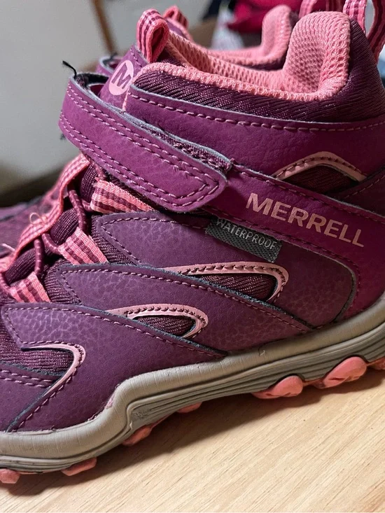 Merrell  Chameleon 7 Access Mid MK159720 Pink Hiking Sneakers Girls Size 11.5!