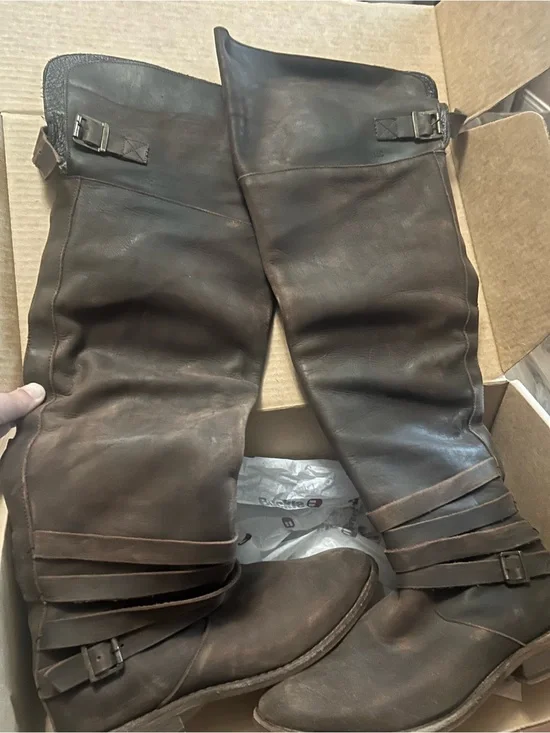 Women’s  Brown Leather Knee-High Riding Boots