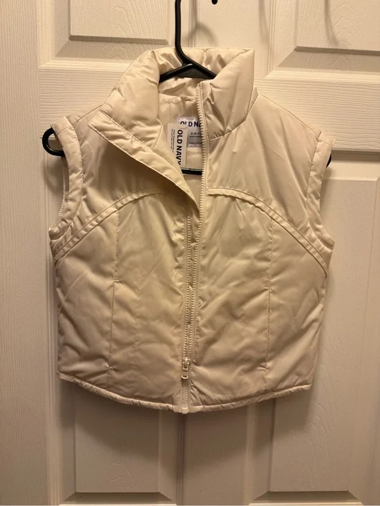 Old Navy Kids Creamy Ivory Quilted Puffer Vest