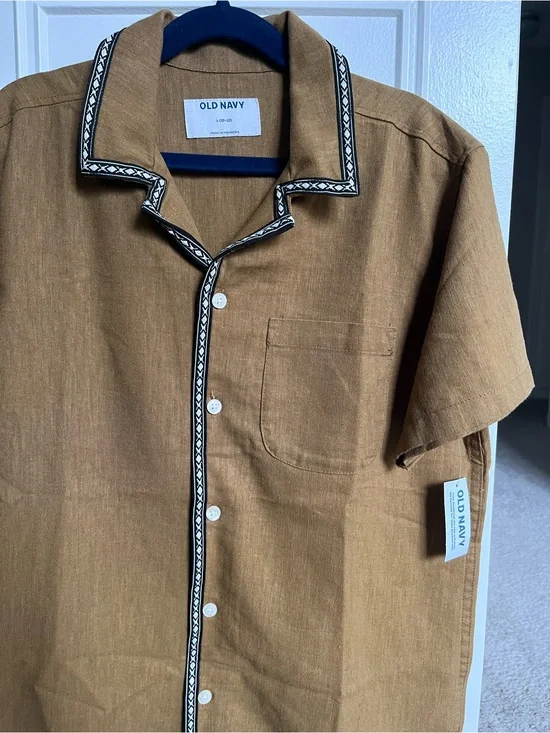 Old Navy boys Short Sleeve Button-Down Shirt in Brown with Black Trim
