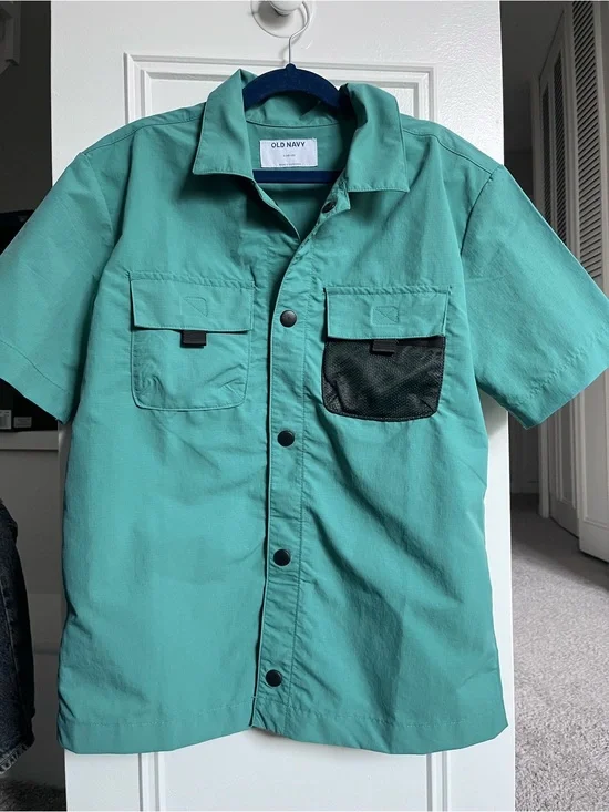 Old Navy boys Teal Short-Sleeve Button-Down Shirt with Black Pocket Accent