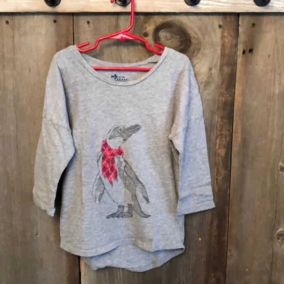 Old Navy Girls Graphic Penguin Dolman Top in Gray Size 8