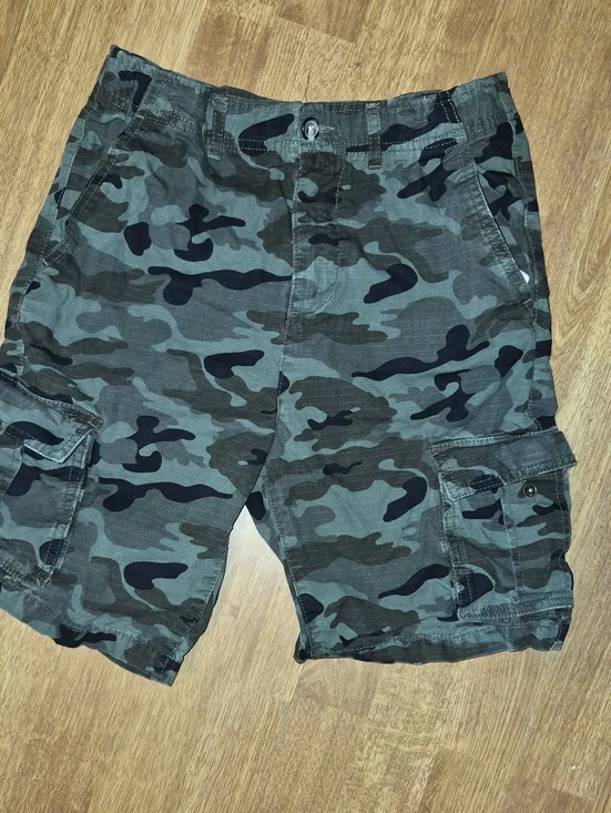 Old Navy Camo Cargo Shorts Size 14 100% Cotton