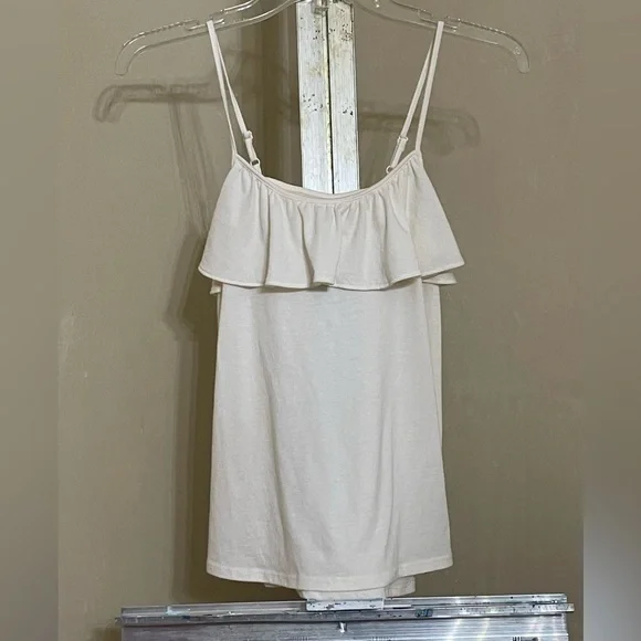 OLD NAVY CREAM RUFFLE TANK TOP GIRKS SZ LARGE 10/12
