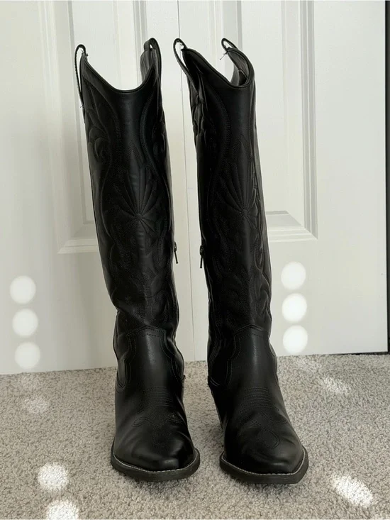 Universal Thread Tall Western Boots Women 8 Black Embroidered Cowboy