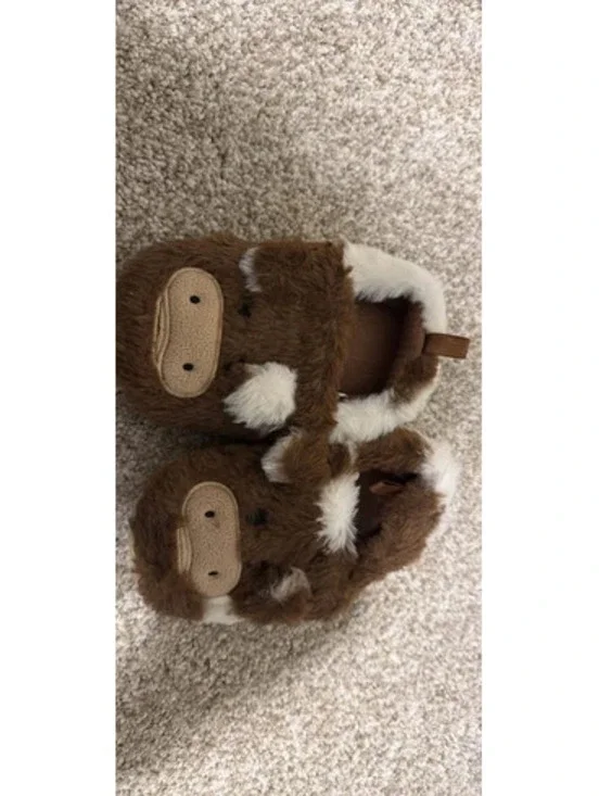 Old Navy Kids Cow Slippers 7/8
