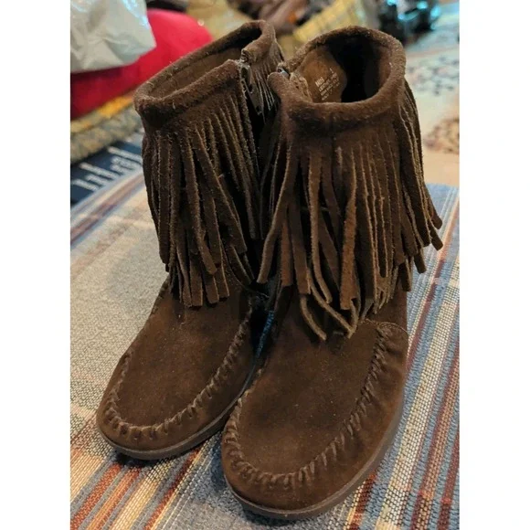 Minnetonka Boots Women 8  Suede Double Fringe Ankle Wedge Bootie Dark Brown Boho