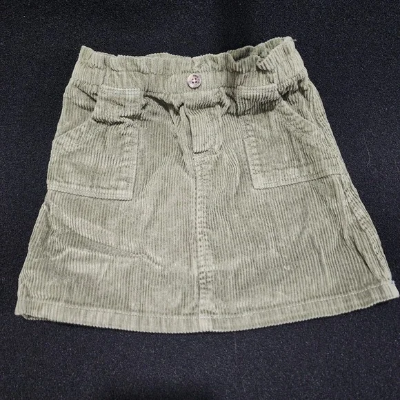 Old Navy Toddler Girls Sage Green Corduroy Skirt Elastic Waist‎ 4T Olive Ribbed