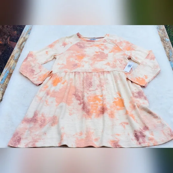 Old Navy Peach and Cream Dress Size 8
