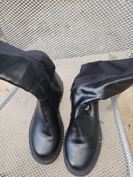 Rouge! Women's Over-the-Knee Black Leather Boots