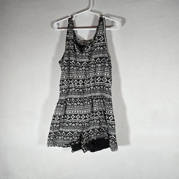 Old Navy Girls Kids Dress with shorts Black White Cotton Size L (10-12)