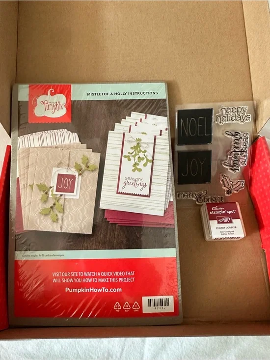 Mistletoe & Holly Holiday Stampin’ Up! Paper Pumpkin Card Kit - Red, Green