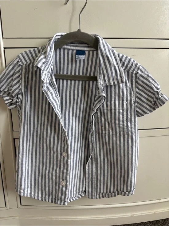 Old Navy Men’s Short-Sleeve Striped Button-Down Shirt - White & Blue