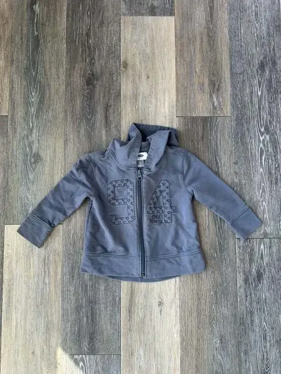 Old Navy Toddler Girl Gray Heart Graphic Zip Up Hoodie Jacket 2T