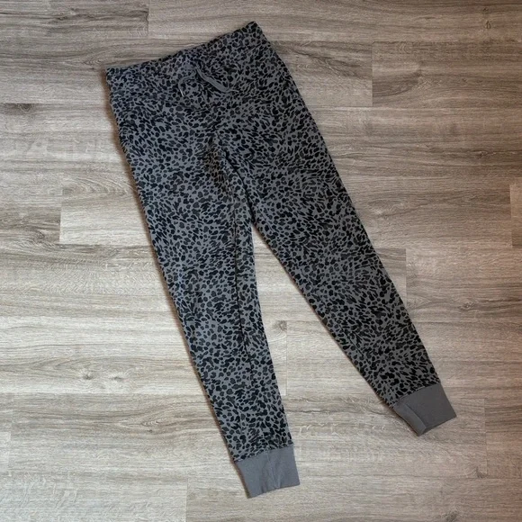 Old Navy girls leopard print sweatpants
