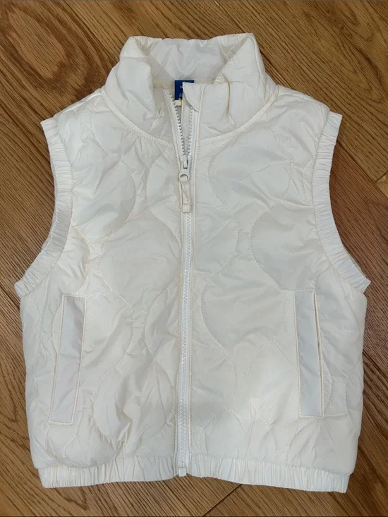 Old Navy Size small Cream Quilted Puffer Vest - Sleeveless Zip Front